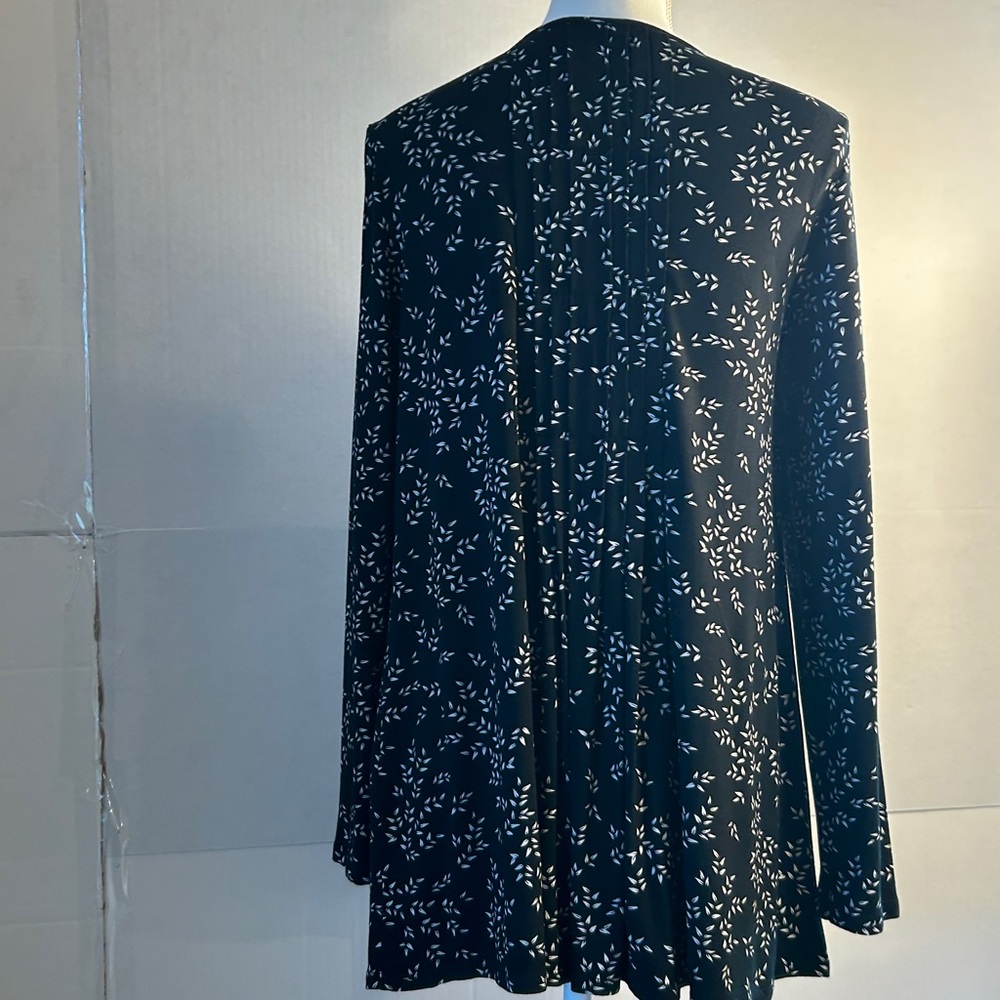 J Jill Wearever Collection Black w/Delicate White Leaf Print Tunic Top. Sz S - Picture 3 of 12